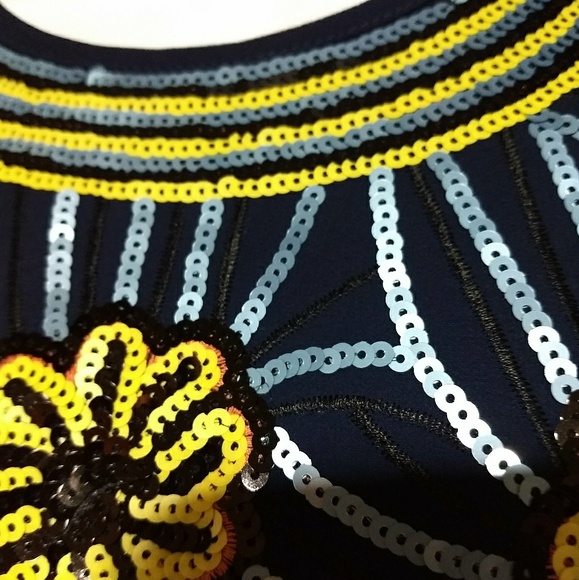 Beautiful Sequin Flower Top - Picture 8 of 8